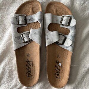 BioStep Made in Spain Two Bands Flat Sandals Camouflage size 10